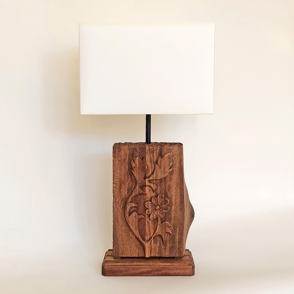 Luminara Masa Lambası – Hasan Sezen Koleksiyonu, El Yapımı Sanatsal Tasarım Luminara Ahşap Masa Lambası – Hasan Sezen Koleksiyonundan El Yapımı Sanatsal Obje